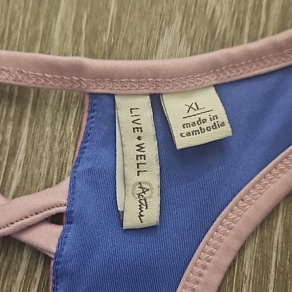XL Sports Bra - Picture 2 of 3